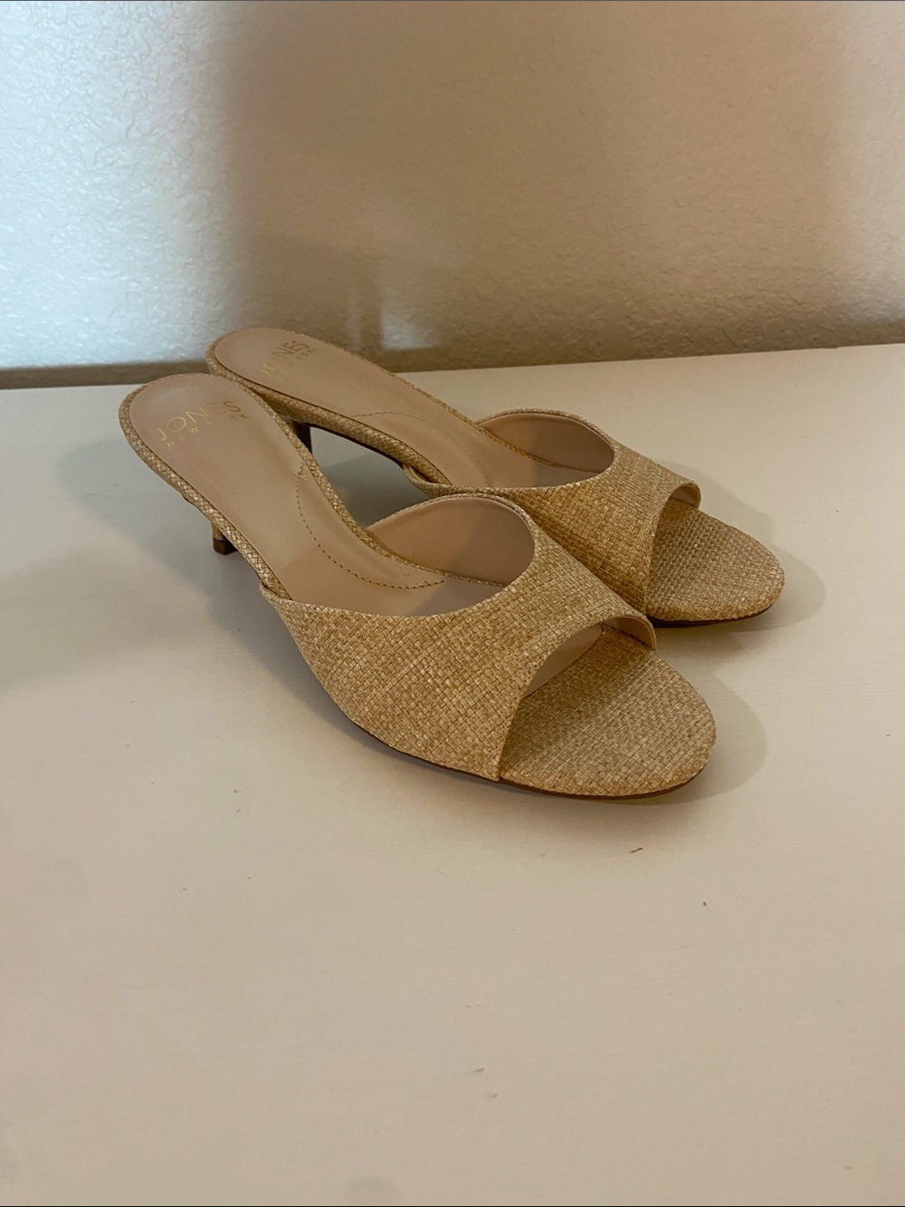 Jones New York Beige Woven Open-Toe Kitten Heel Mules